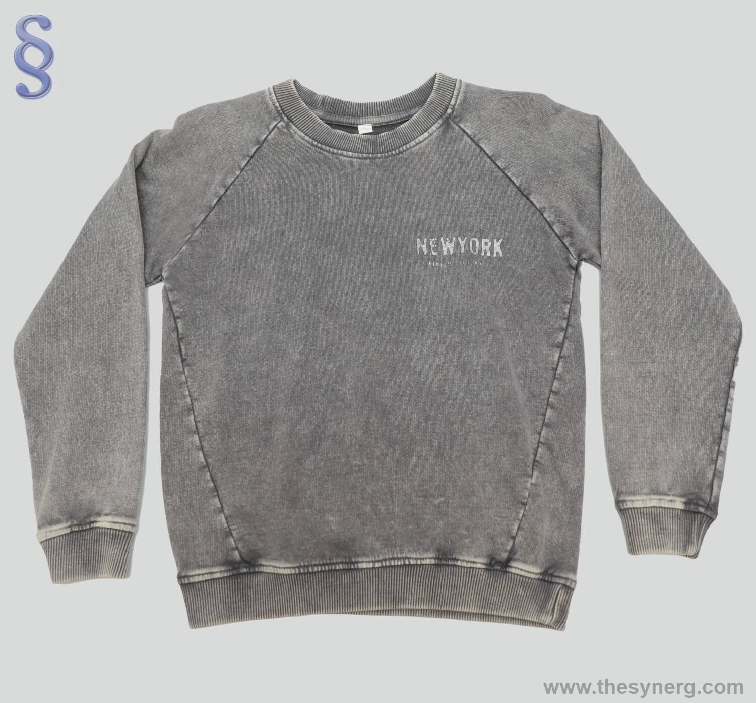 Full sleeve Crewneck sweatshirt made by Synerg which is a top sweatshirts manufacturers in india, crewneck heavyweight hooded hoodie sweatshirt manufacturers based in Tirupur in India