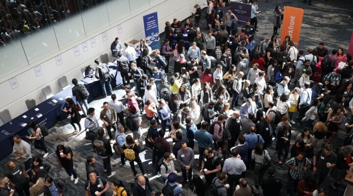What are some of the best clothing manufacturer trade shows and trade fairs in the world? Where to attend them. - Synerg