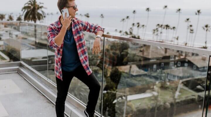 How to outsource clothing manufacturing to clothing manufacturers? 12 Point guide highlighting the different steps involved in outsourcing clothing production. - Synerg