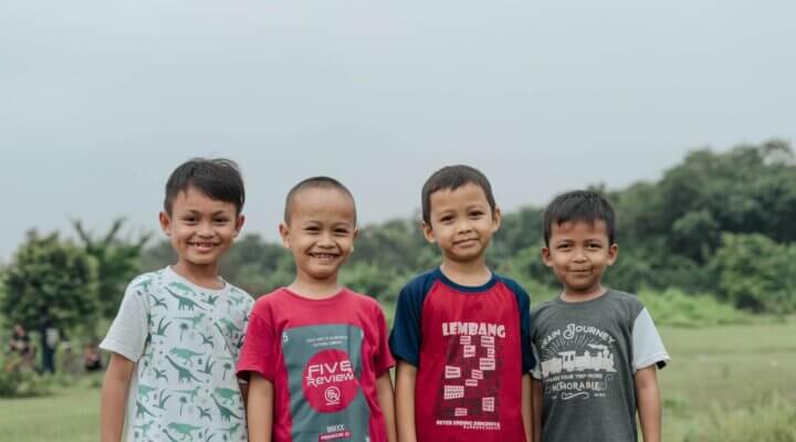 How to find a t-shirt apparel manufacturer supplier in tirupur in India? | 9 Step guide in finding the best polo t-shirt manufacturer India.