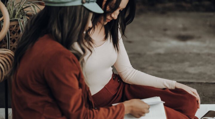 What are some of the top clothing manufacturers directories? List of offline and online clothing suppliers manufactory directory. - Synerg