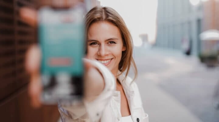 Digital Marketing Strategy Trends for Fashion Industry Manufacturers during Recession