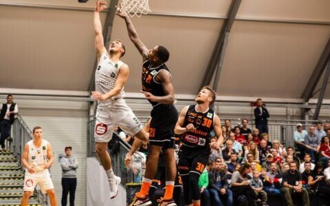 The Role of Compression Clothing jerseys shorts in Basketball | Volleyball Performance 1 Compression Clothing jerseys shorts in Basketball & Volleyball Performance. What materials compression wear garment manufacturers use?