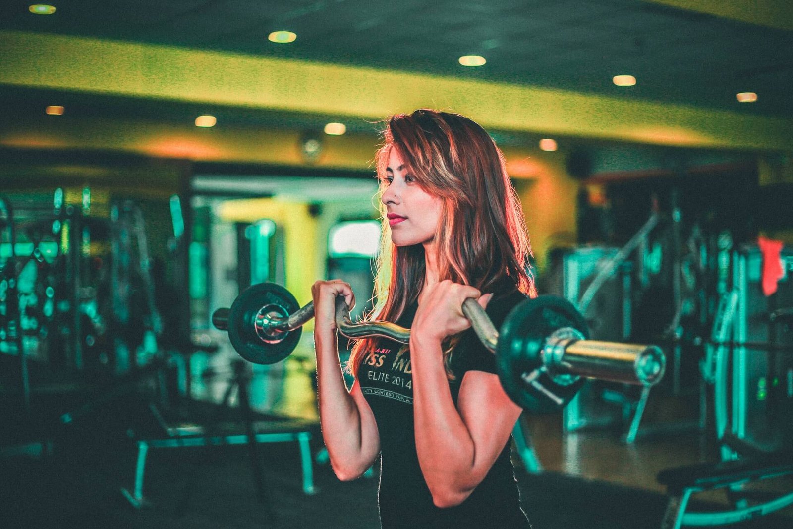 Which clothes are best for gym & workout? Is gym wear cotton clothing manufacturers better than polyester apparel workout clothing manufacturer? - Synerg