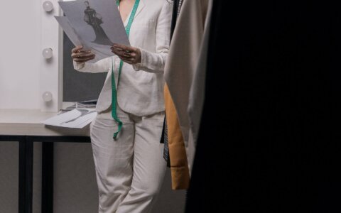 10 ways to find freelance fashion clothing designer