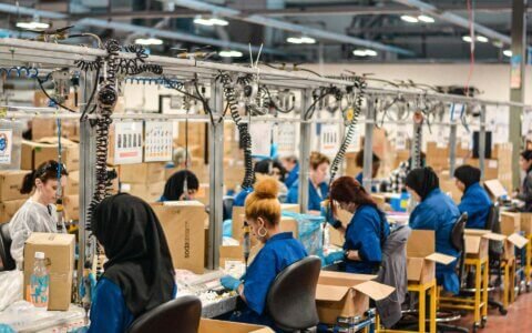 7 reasons as to why it is always difficult to find no or low minimum order quantity (moq) clothing manufacturers. - Synerg