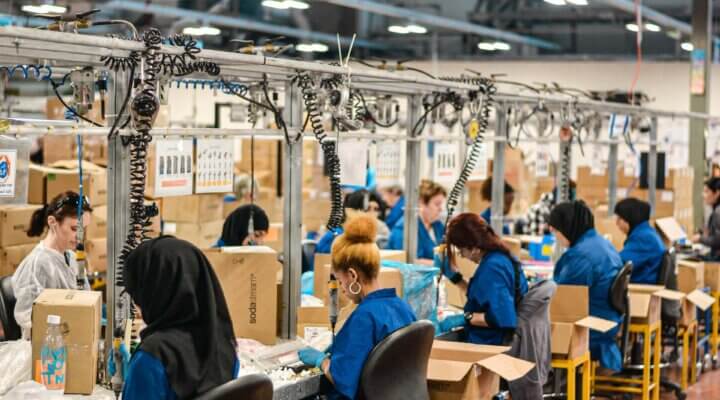 7 reasons as to why it is always difficult to find no or low minimum order quantity (moq) clothing manufacturers. - Synerg