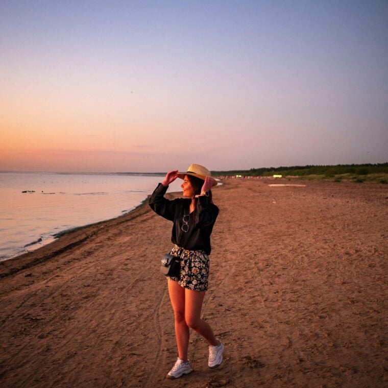 What is resort wear & vacation clothing? List of Top 10 resort wear clothing manufacturers brands in India - Synerg