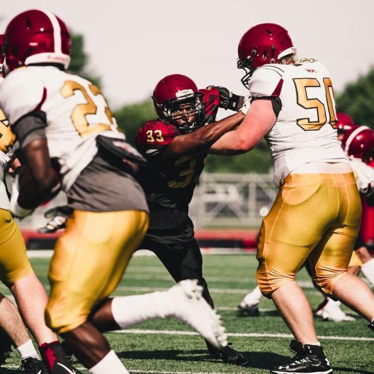 Which fabrics are best for custom team wear clothing? 6 different fabrics used by custom team wear clothing manufacturer - Synerg