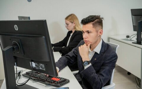 3 Step Guide on How to Find Merchandiser & Quality Control Jobs at Buying Offices in Tirupur India for Freshers, Juniors and Seniors - Synerg